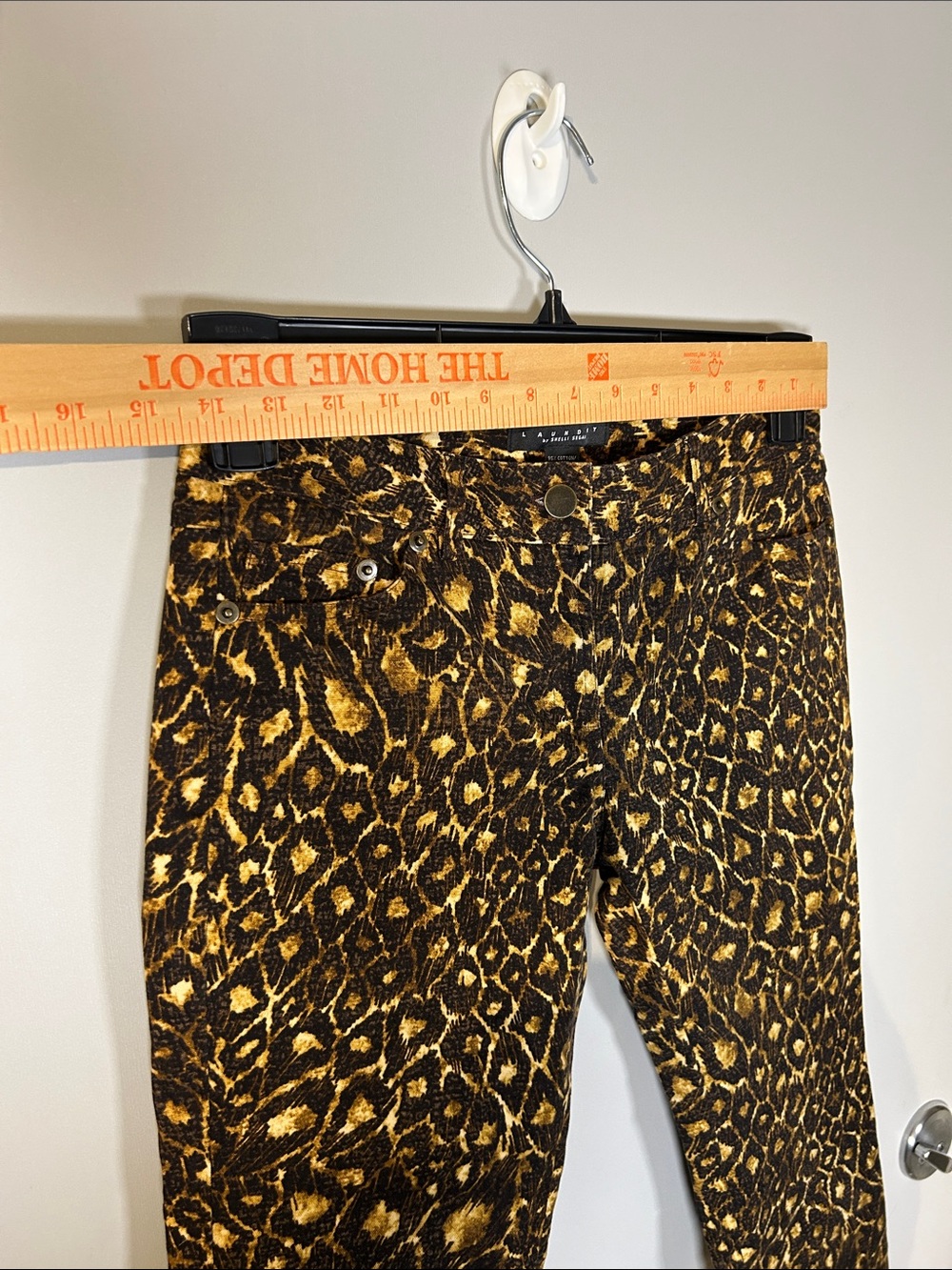 Laundry by Shelli Segal Women’s Leopard Print Flared Jeans size 2 bold, edgy - Picture 6 of 10